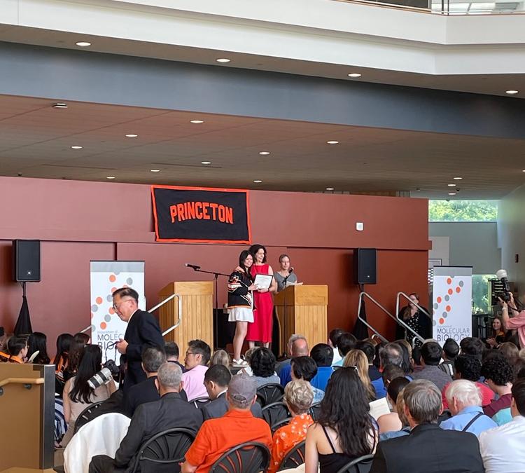 prizes for their undergraduate thesis research